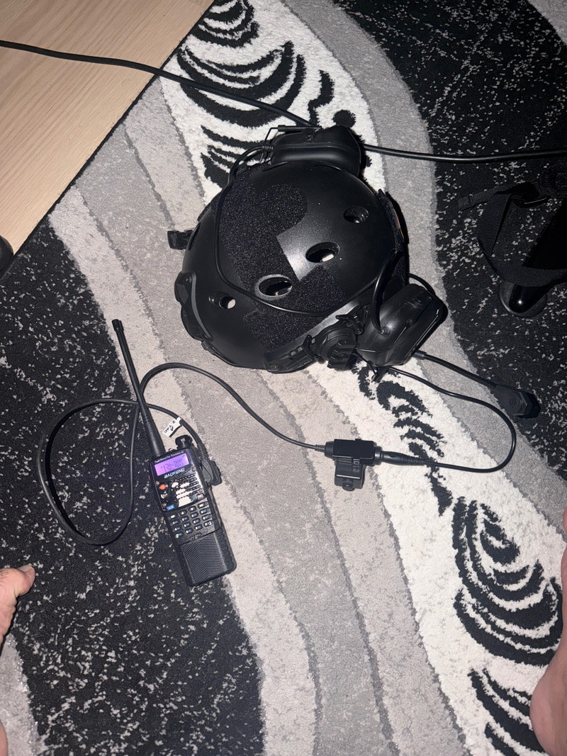 Image 1 for Te koop: helm headset  portofoon