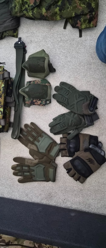 Image 3 for Meerdere kleding stukken, maar een aantal keer gebruikt