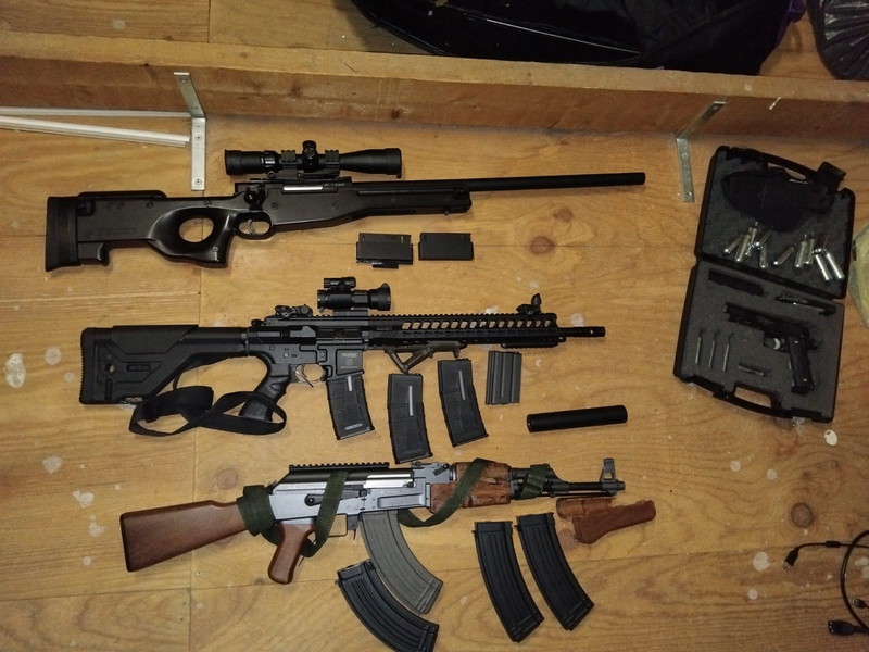 Bild 1 für Verkoop alle replica's ivm stoppen hobby