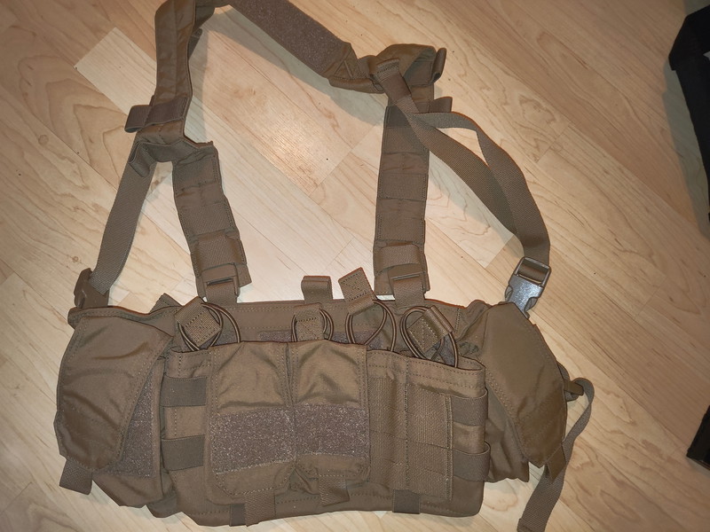 Imagen 1 de Falcon chest rig in Coyote/Tan