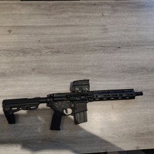 Image pour Tokyo Marui MTR16 MWS (Upgraded) + 5 Magazijnen & Vortex AMG UH1 Replica