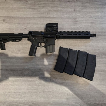 Afbeelding 2 van Tokyo Marui MTR16 MWS (Upgraded) + 5 Magazijnen & Vortex AMG UH1 Replica
