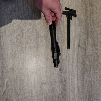 Afbeelding 4 van Tokyo Marui MTR16 MWS (Upgraded) + 5 Magazijnen & Vortex AMG UH1 Replica