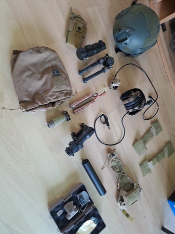 Image 3 for Gear, sights, pouches, etc