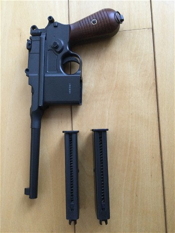 Image 2 for Mauser C96 in greengas uitvoering.