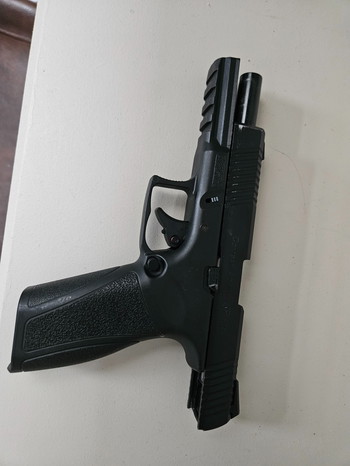 Afbeelding 2 van Z1 Combat Adaptive Pistol, weinig mee gespeeld maar wel goed onderhouden.