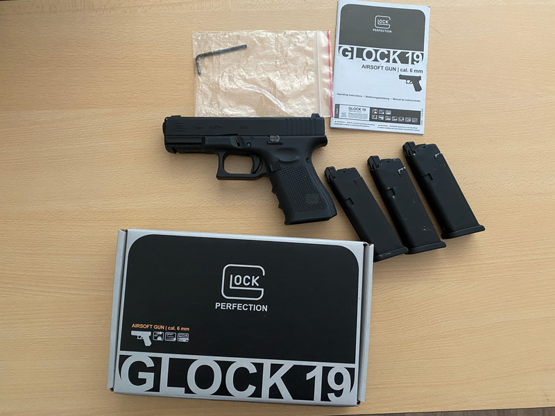 Afbeelding 1 van Umarex Glock 19 Gen4 met drie lekvrije mags