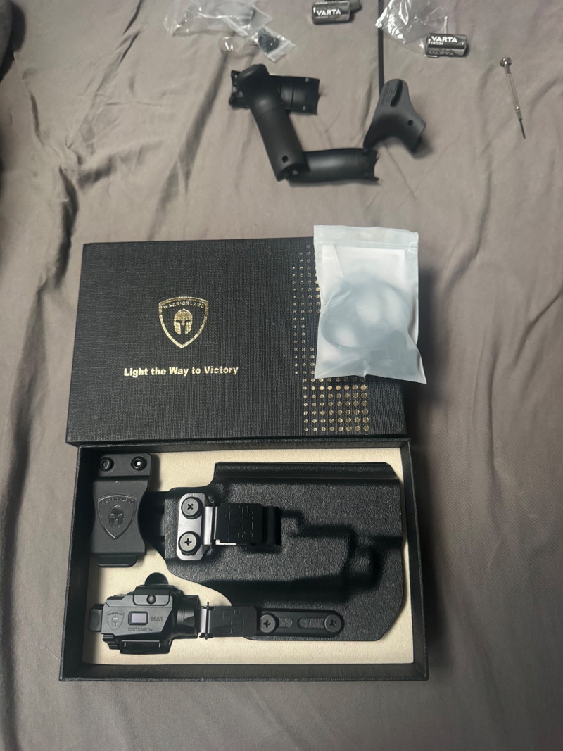 Image 1 for WARRIORLAND  Glock 19 KYDEX holster, and light