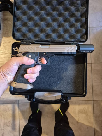 Bild 2 für Armorer WorksHX1103 - TAN + Tracer + Holster + Nuprol case