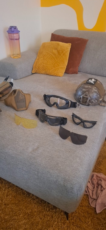 Image 4 for Tokyo Marui M4 MK18 Next-Gen plus bodyvest en helm met brillen