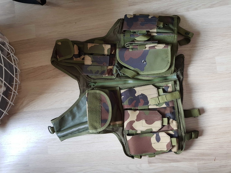 Image 1 pour Tactical vest in camo green te koop