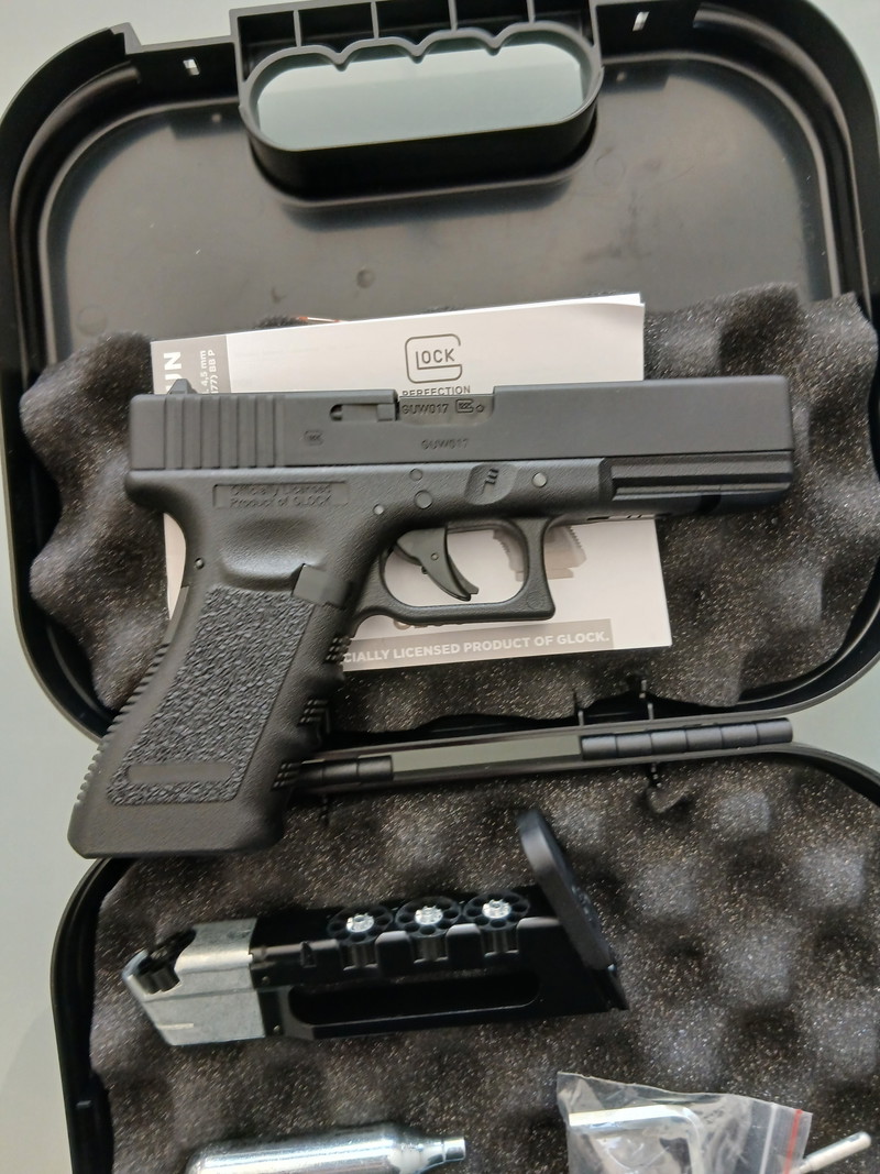 Image 1 for Umarex glock 17 blowback co2 bb's & pellets