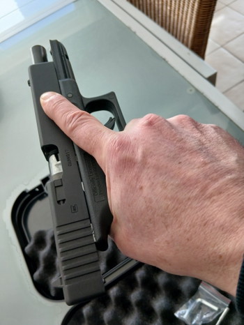 Image 3 for Umarex glock 17 blowback co2 bb's & pellets