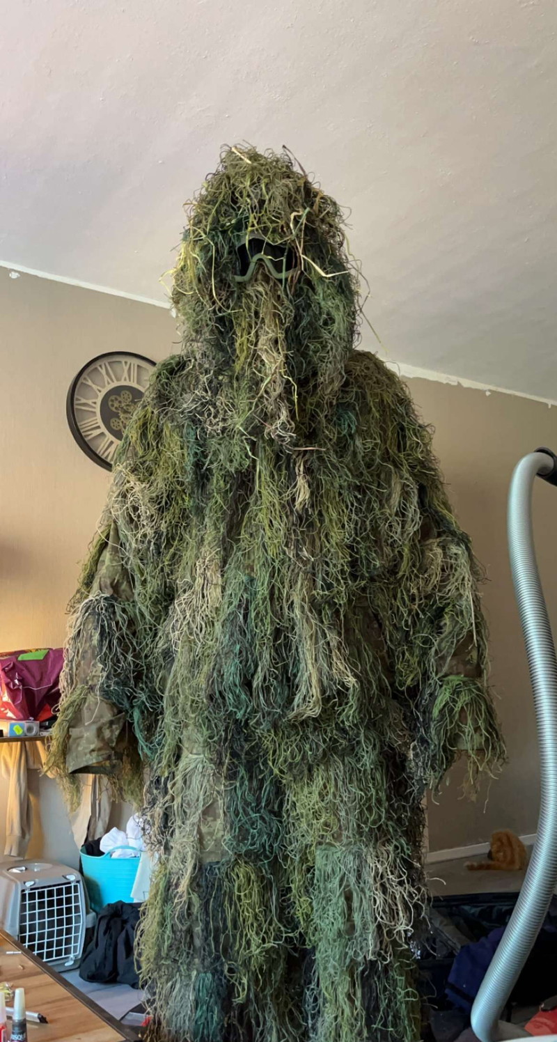 Bild 1 für Goede ghillie suit, indien gewenst inclusief bril