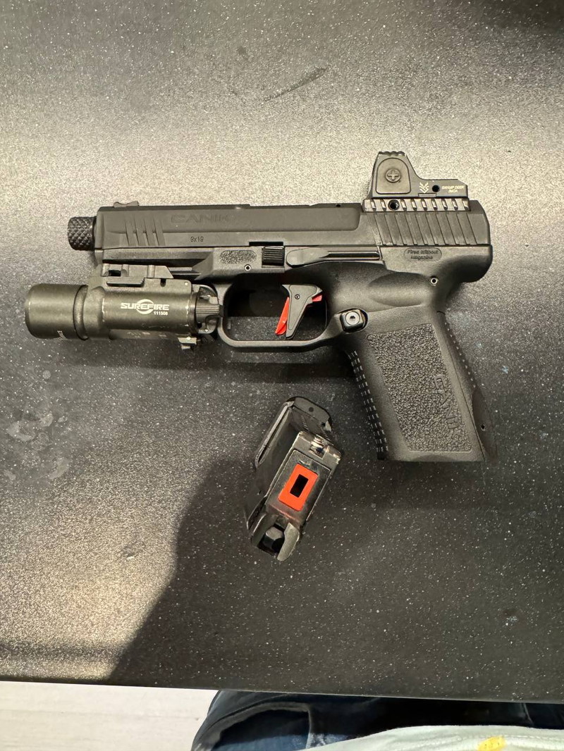 Afbeelding 1 van Canik TP9 met RMR en flashlight