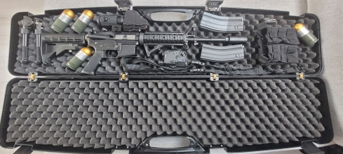 Bild für M4 RIS GBB V3 + acc + koffer