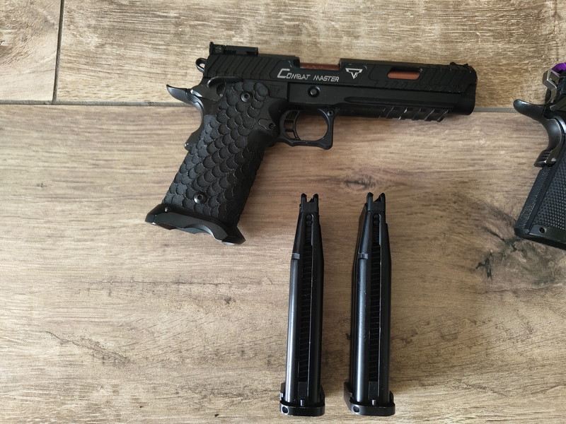 Afbeelding 1 van Combat master, P226 and WE hi-capa