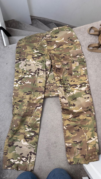 Bild 2 für 2 broeken multicam maat M