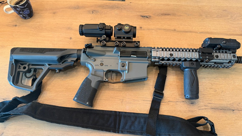 Image 1 for ICS Daniel Defense MK18 fully modded (totale nieuwaarde 1050 euro)