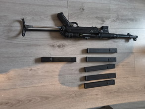 Afbeelding van MP40 inclusief 6 midcaps
