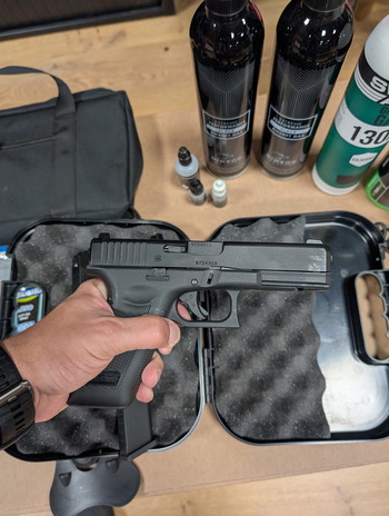 Bild 3 für Umarex Glock 17 gen 5 + 3 originele magazijnen en nog veeeeel meer