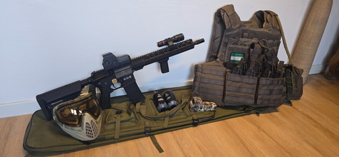 Image pour Specna arms m4 + reddot + flashlight 9 mags.
