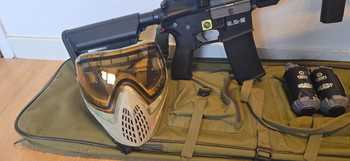 Image 2 for Specna arms m4 + reddot + flashlight 9 mags.