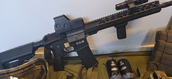 Image 3 for Specna arms m4 + reddot + flashlight 9 mags.