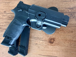 Afbeelding van VFC Sig Sauer P320-M17 met holster en 3 originele mags