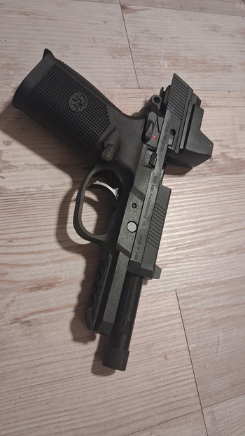 Afbeelding 2 van FNX-45 Met Trijicon red dot.
