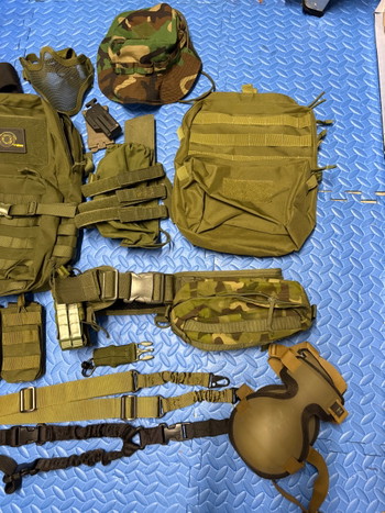 Image 5 for Allerlei pouches , maskers en sling