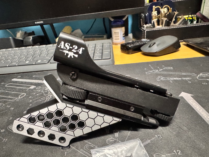 Image 1 pour Hi-Capa Scope Mount with Red Dot Sight