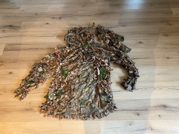 Imagen 2 de KMCS Ghillie Suit Cape 4.1 woodland floor (crafted)