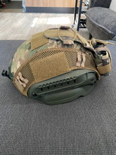 Imagen para Airsoft helm met cover en go pro mount