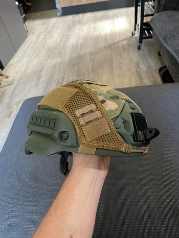 Imagen 2 de Airsoft helm met cover en go pro mount