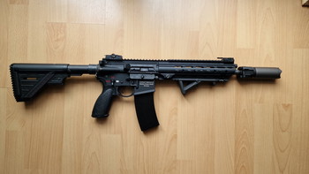 Imagen 2 de VFC HK416 A5 Gen 2 with Hkey Handguard, Angrygun Iron Sights and Rotex suppressor