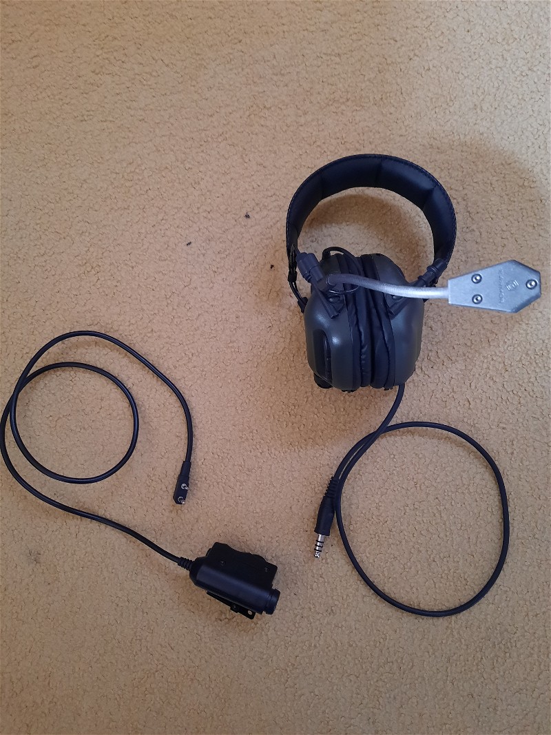 Image 1 for Zo goed als nieuwe earmor headset