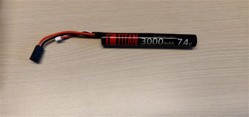 Afbeelding 1 van Titan 3000mAh 7.4V li-ion batterij + digital batterij oplader
