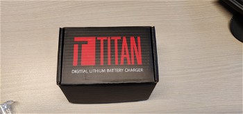 Afbeelding 2 van Titan 3000mAh 7.4V li-ion batterij + digital batterij oplader