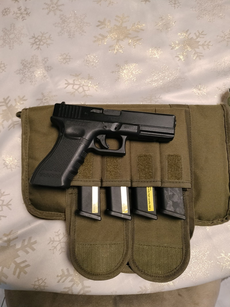 Afbeelding 1 van Glock 17 gen 4 met 3 extra magazijnen lekvrij