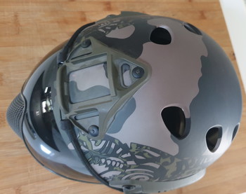 Image 3 pour WARQ helm special paintjob
