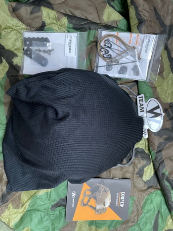 Bild 4 für Team Wendy Exfil LTP Coyote size M/L met custom A&A tactical M81 woodland cover.