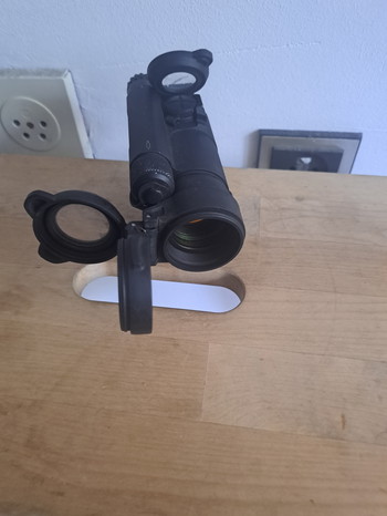 Afbeelding 2 van Aimpoint Comp M4 met kleppen