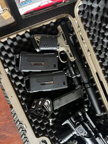 Bild 2 für CYMA MP5 + AAP-01 Black Mamba met mag adaptor en tank