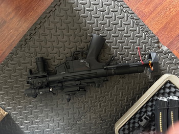 Bild 4 für CYMA MP5 + AAP-01 Black Mamba met mag adaptor en tank