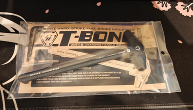 Afbeelding van Strike Industries T-Bone charging handle (Real Steel)