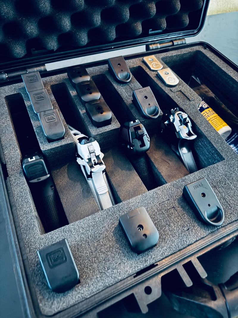 Afbeelding 1 van Glock 17 Gen5, Beretta M9, Heckler & Koch HK45 en HiCapa 5.1 inclusief magazijnen
