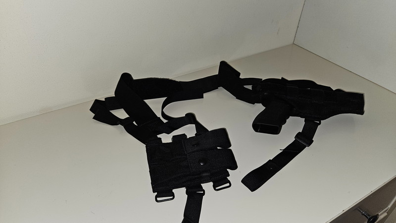 Image 1 for Blackhawk consealed shoulder holster