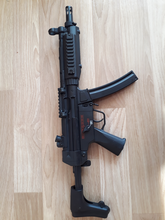 Afbeelding van Mp5 met 4 mags en 2 batterijen