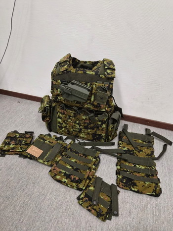 Afbeelding 5 van Invader Gear set, Plate Carrier, broek (M) & shirt (S) met accessoires.  slechts 1x gebruikt!!